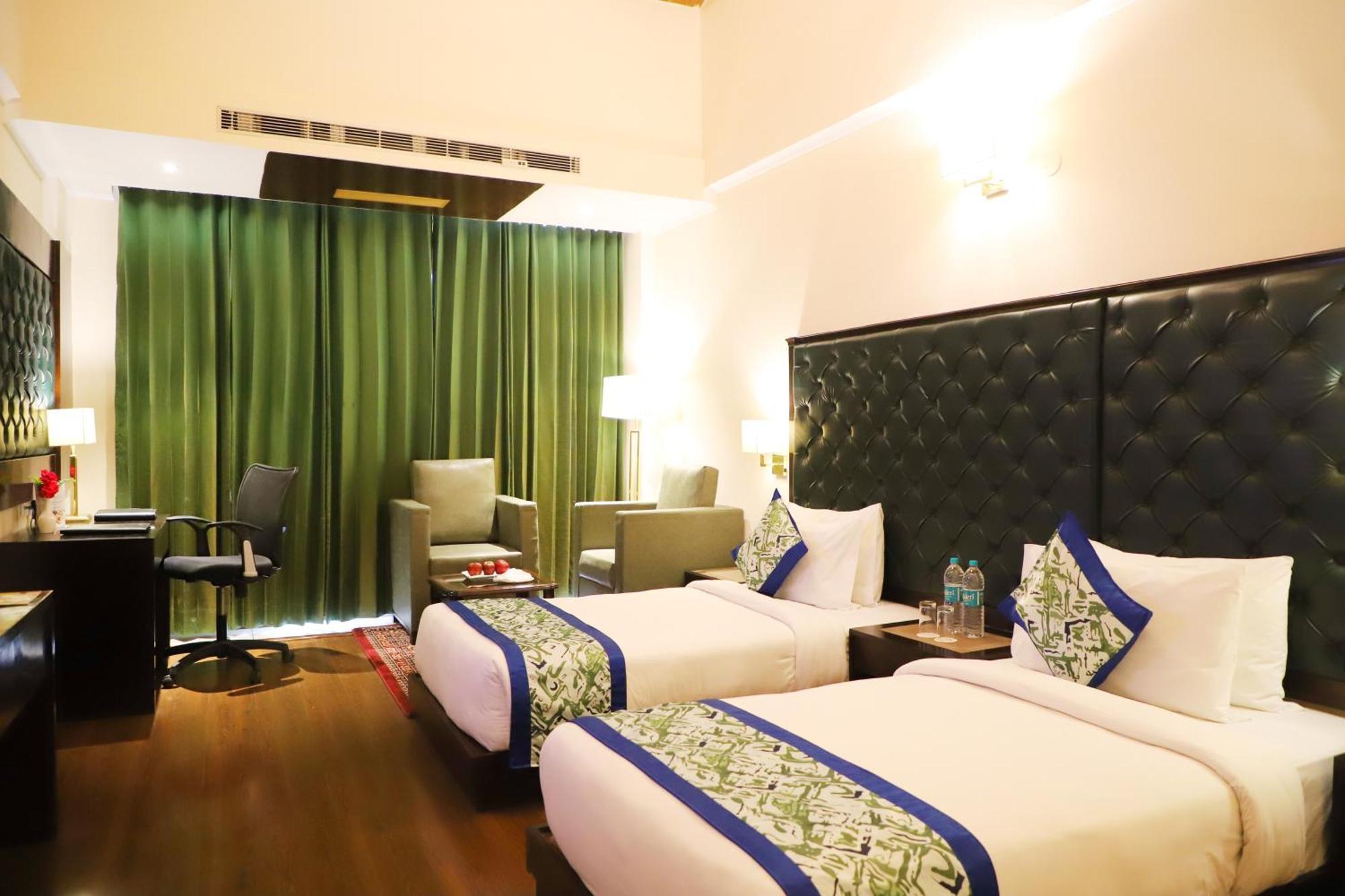 Deventure Shimla Hills Hotel Kandaghat ภายนอก รูปภาพ
